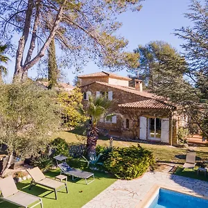 Bed & Breakfast Bastide De L'ovalie, Bagnols-en-Forêt