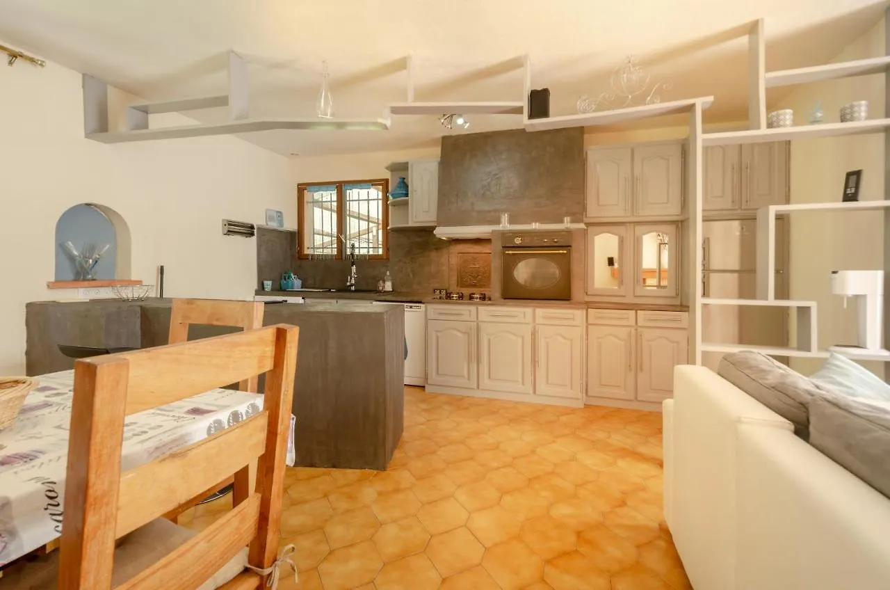 Villa Climatisee Avec Piscine Bagnols-en-Foret